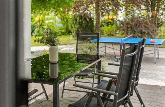 Lama Bad Terrasse 062