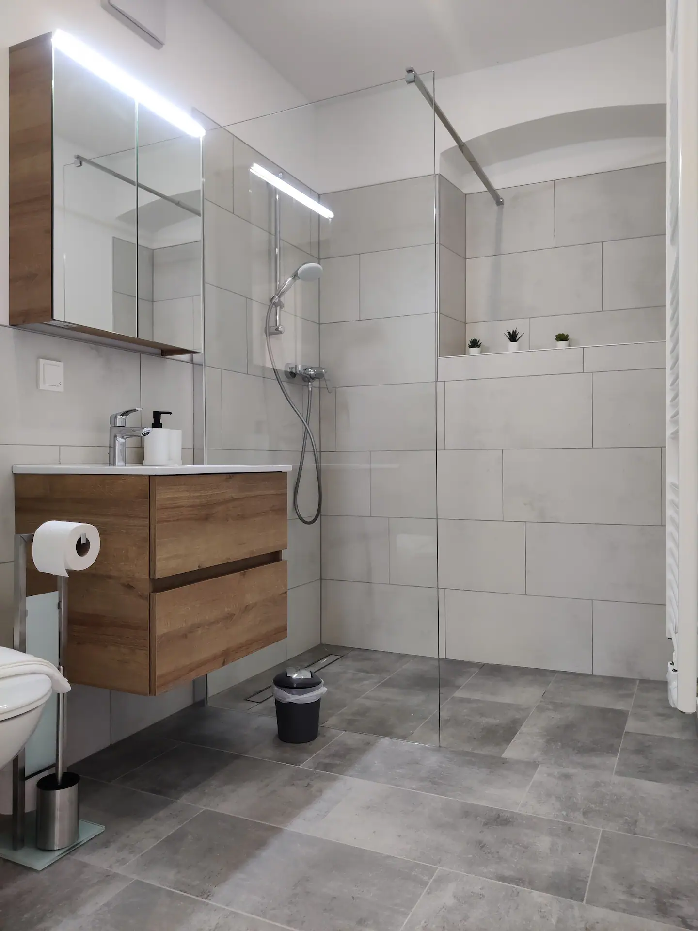 a7182eb5 f089 46db a6f0 e93f1e0053a7